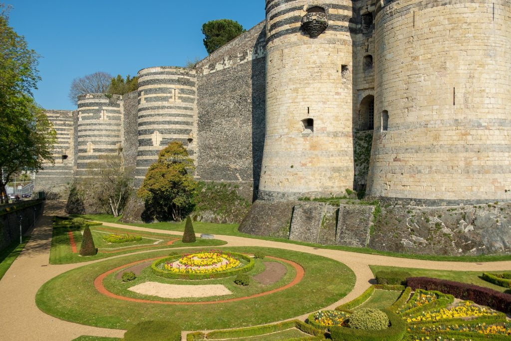 A closer look of the beautiful garden at château d’Angers. 