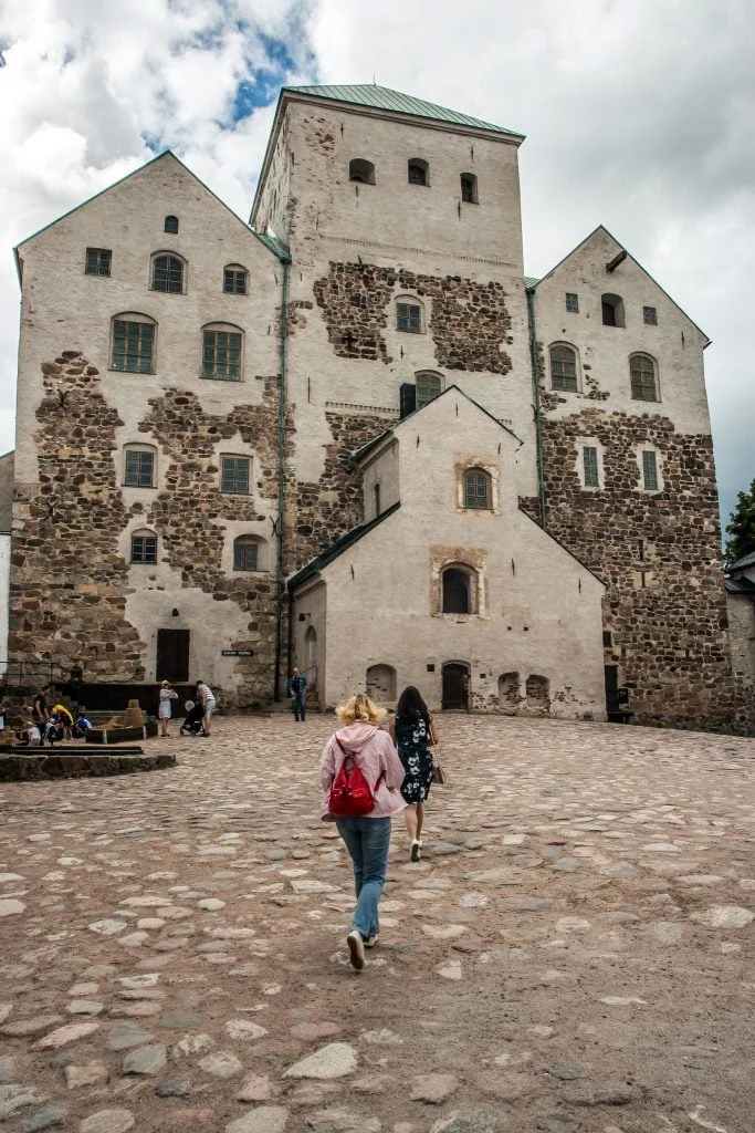 Visiting tourists on their way to Turku Castle.