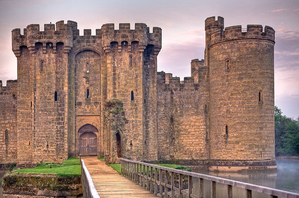 15 Defining Parts of a Castle - History Lists
